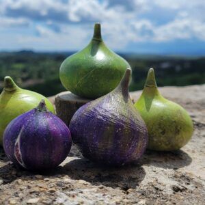 Figues en bois peintes à la main